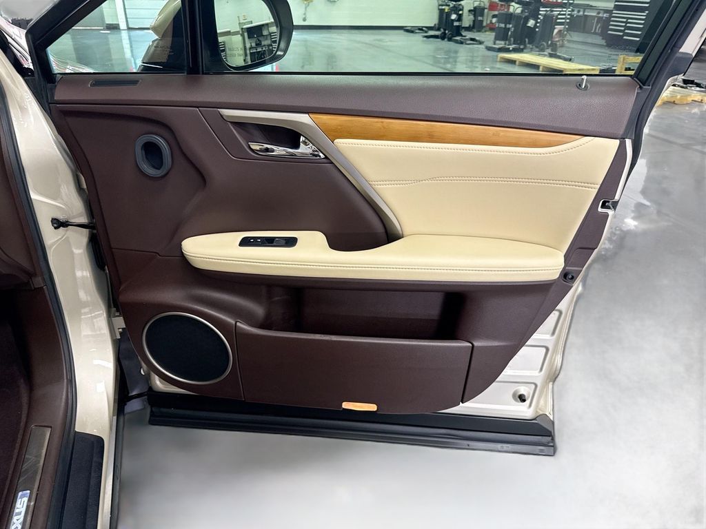 Thumbnail: 2019 Lexus RX - 24