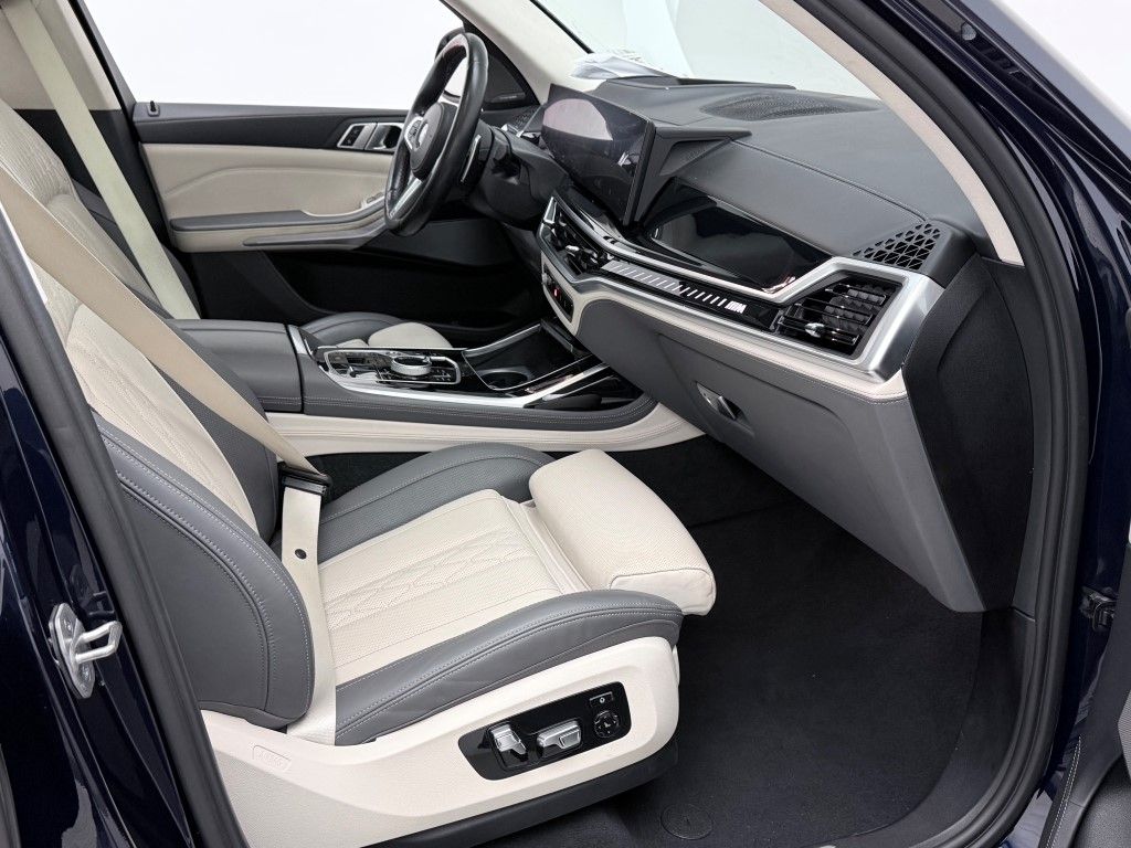 Thumbnail: 2023 BMW X7 - 18