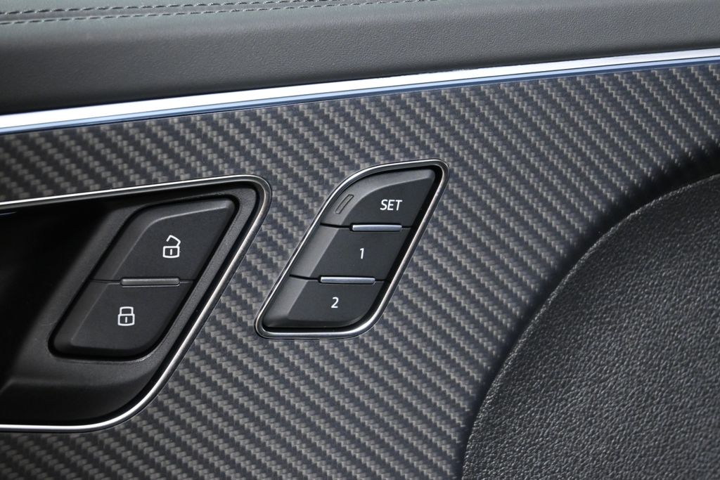 2025 Audi RS Q8 4.0T 24