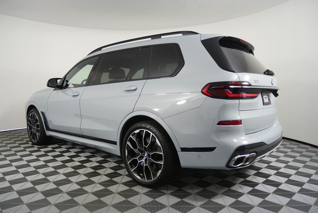 Thumbnail: 2025 BMW X7 - 5