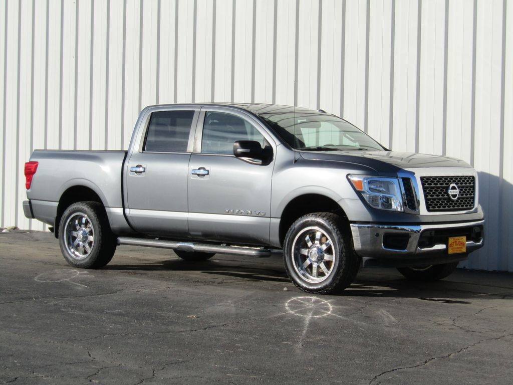 2018 Nissan Titan SV Crew Cab 4WD