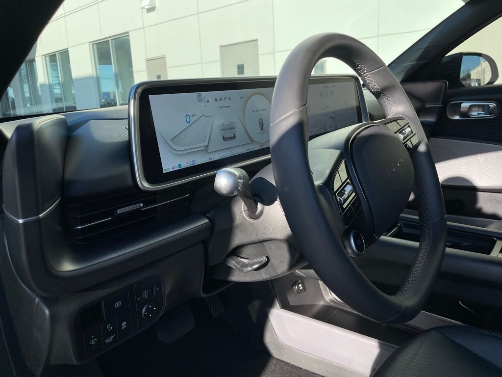 Thumbnail: 2023 Hyundai Ioniq 6 - 28