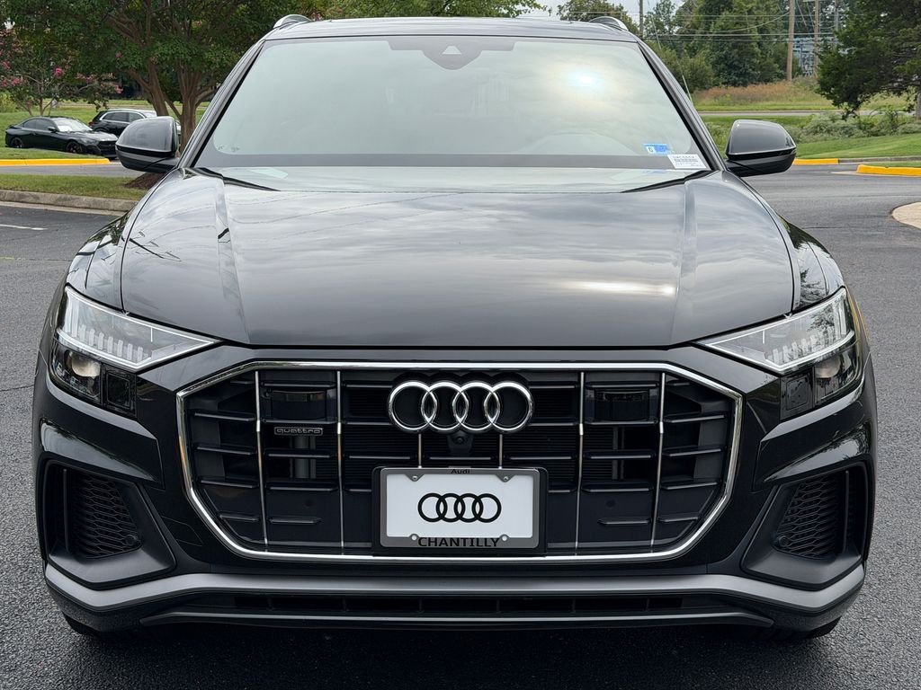 Thumbnail: 2023 Audi Q8 - 2