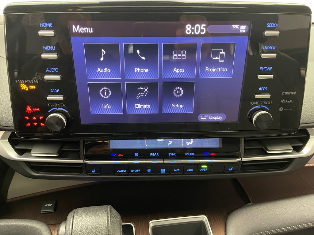 2023 Toyota Sienna XLE 31