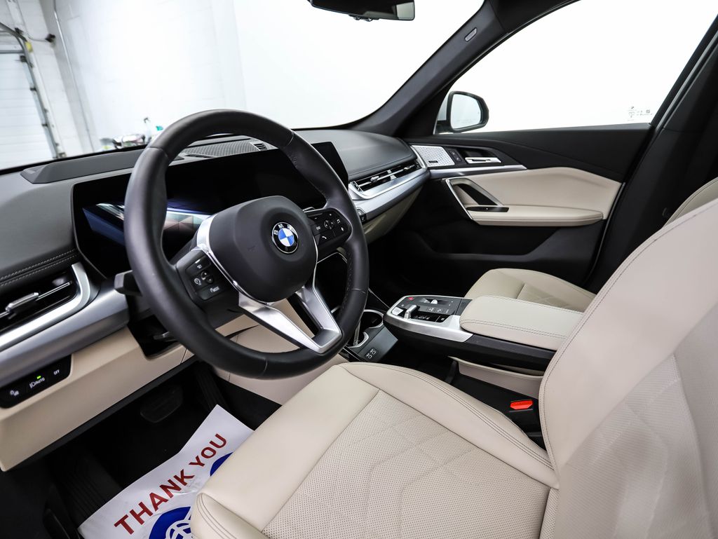 Thumbnail: 2023 BMW X1 - 10