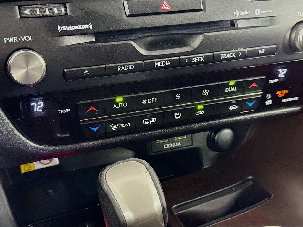 Thumbnail: 2022 Lexus RX - 15