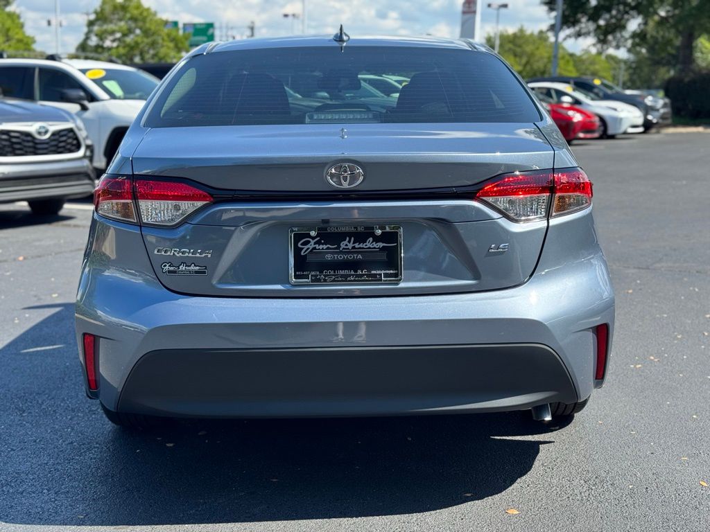 2026 Toyota Corolla LE photo 8
