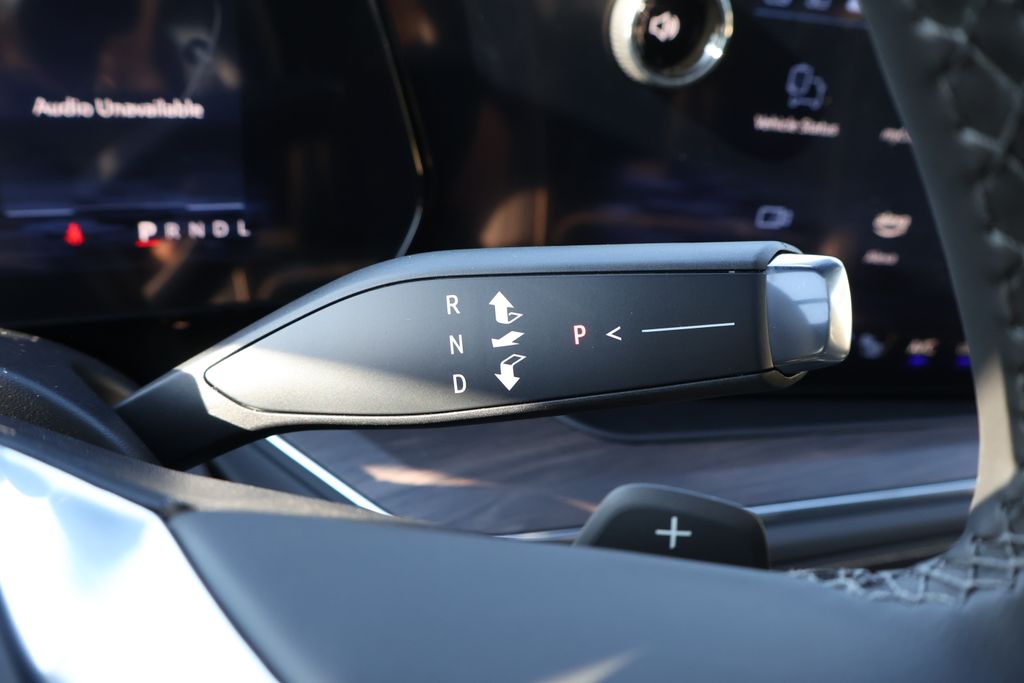 Thumbnail: 2025 Chevrolet Suburban - 25