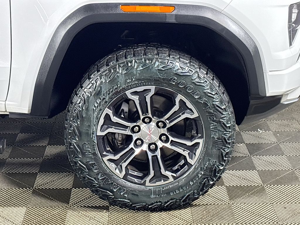 2023 GMC Canyon AT4
