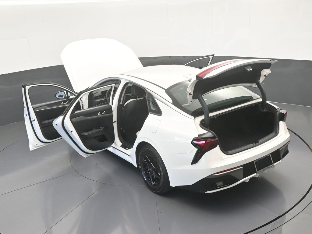 New 2025 Snow White Pearl Kia LXS image 60