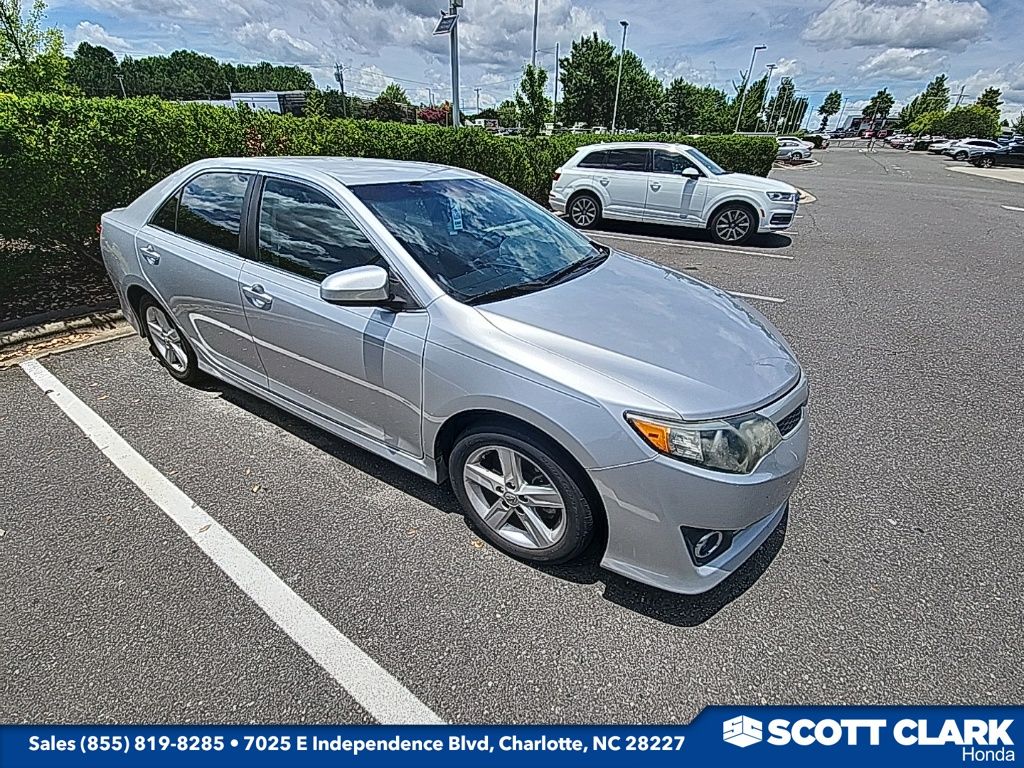 2014 Toyota Camry SE
