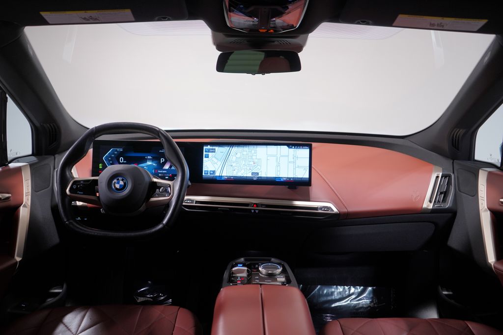 Thumbnail: 2023 BMW iX - 10