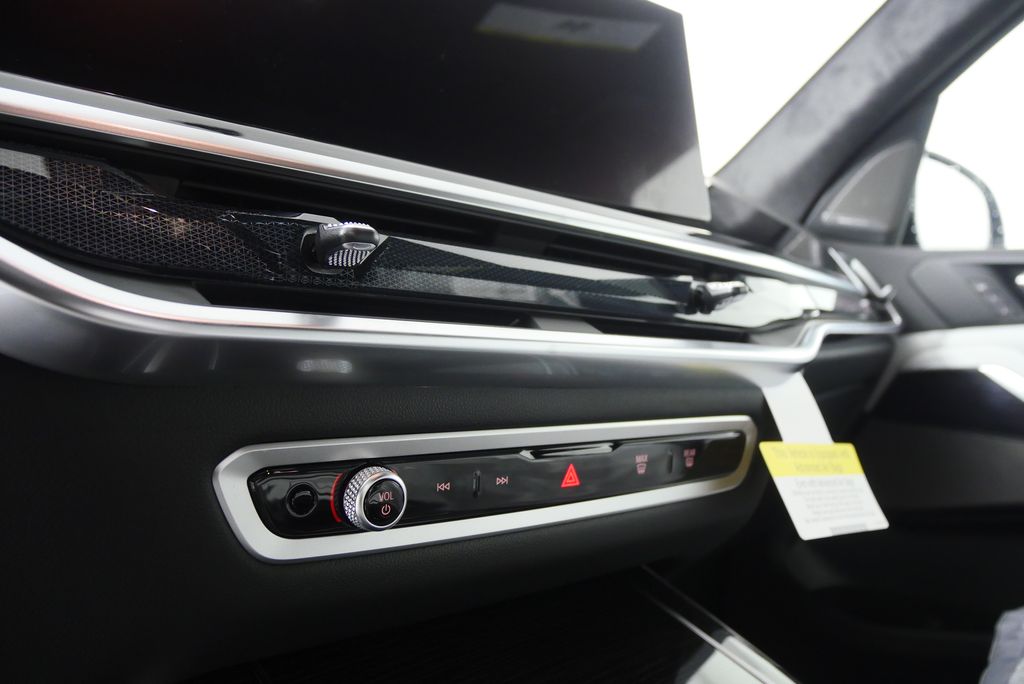 Thumbnail: 2026 BMW X7 - 23