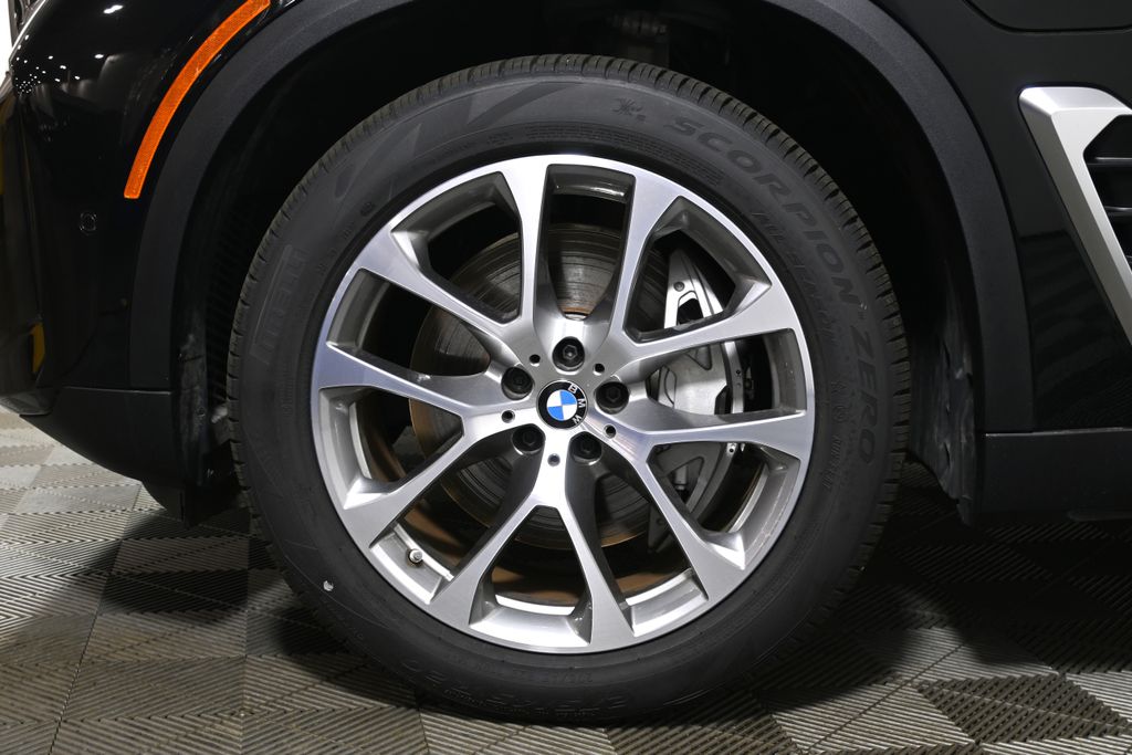 Thumbnail: 2026 BMW X5 - 12