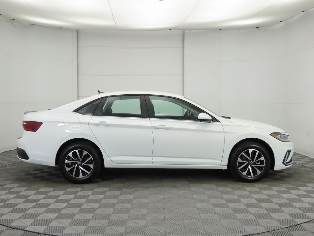 Thumbnail: 2025 Volkswagen Jetta - 5