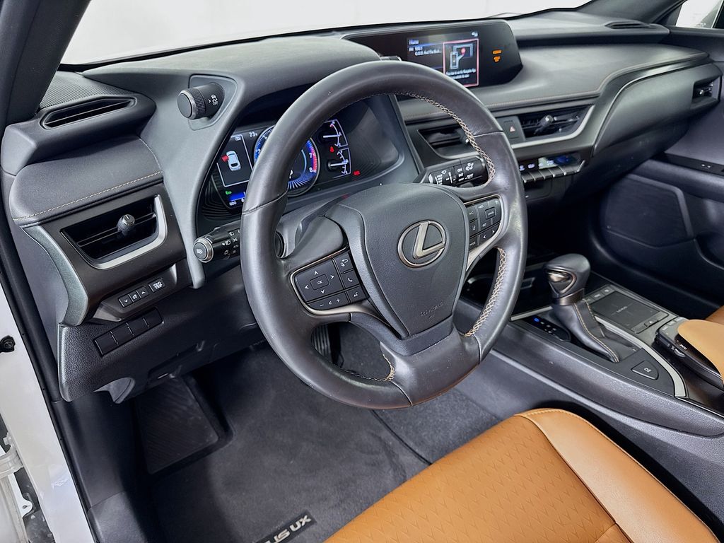 Thumbnail: 2020 Lexus UX - 9