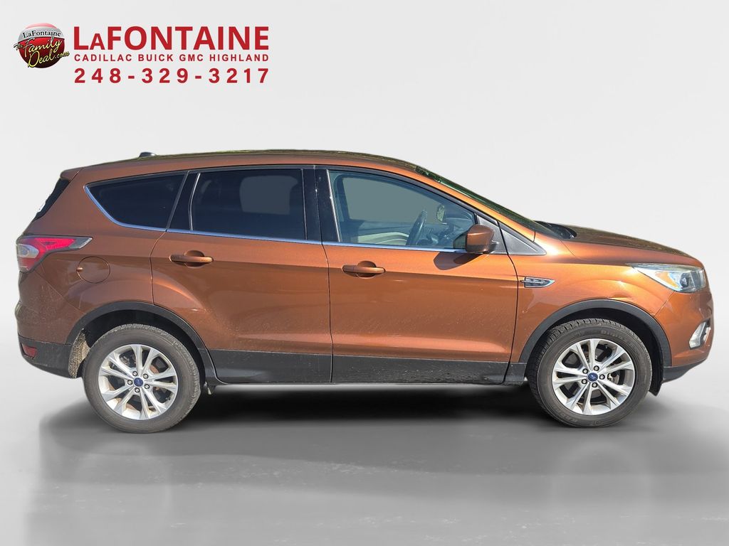 2017 Ford Escape SE 8