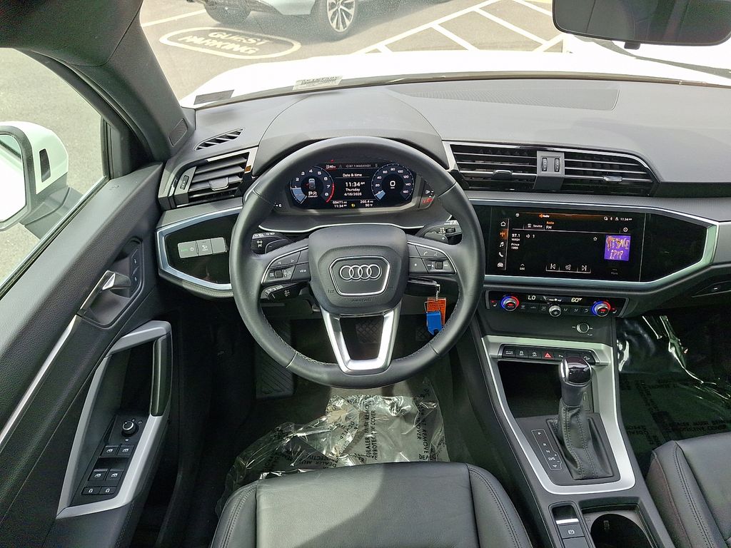 Thumbnail: 2023 Audi Q3 - 11