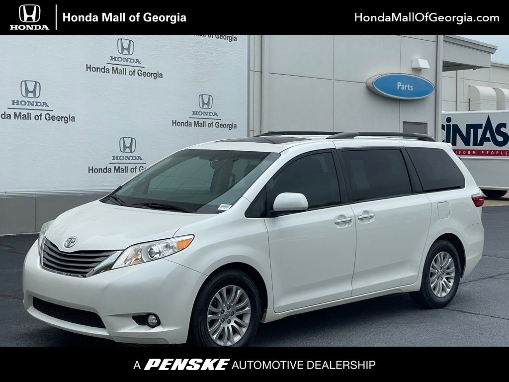 2017 Toyota Sienna XLE Premium -
                Buford, GA