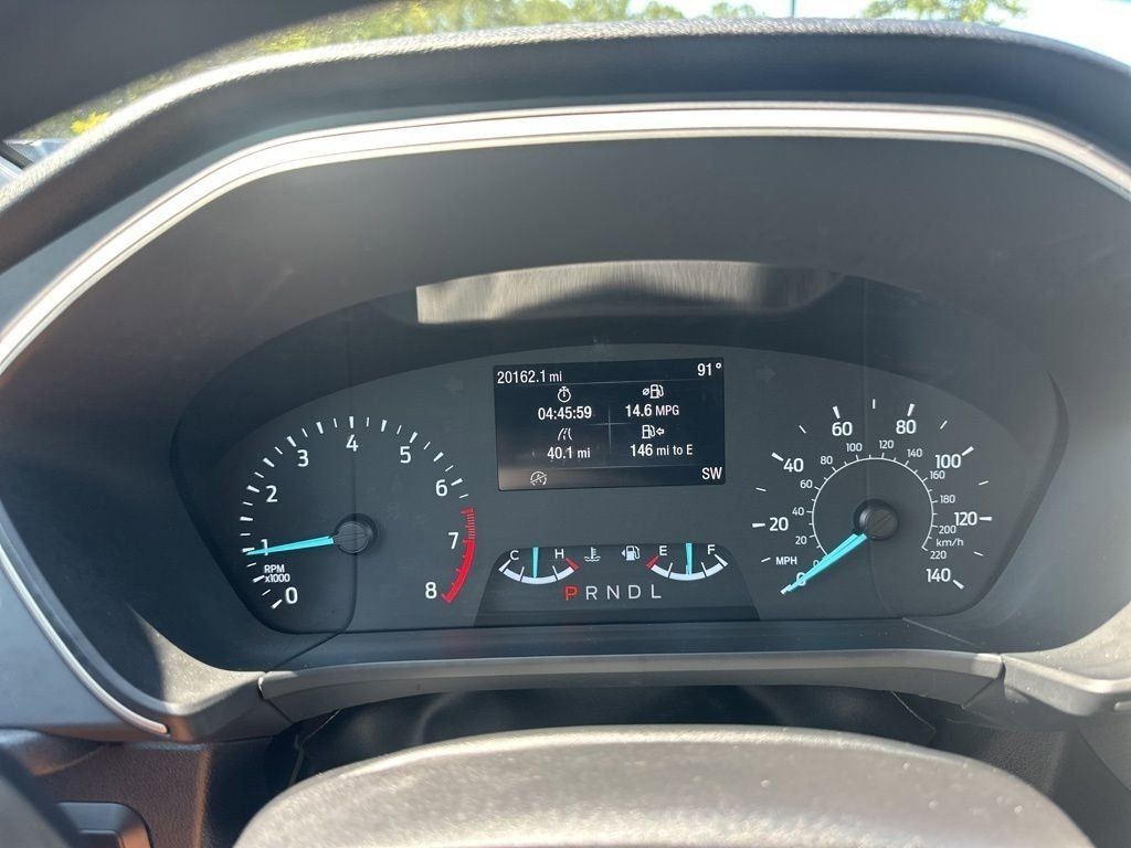 2022 Oxford White Ford Escape SE FWD SUV