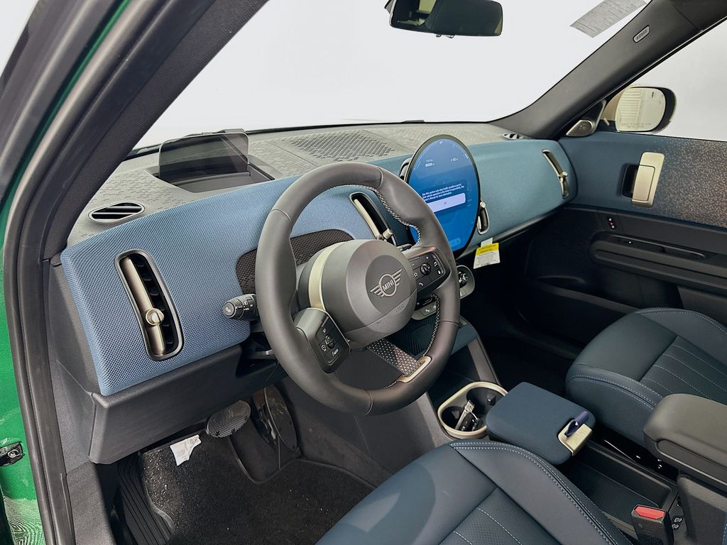 2025 MINI Cooper Countryman Iconic 9