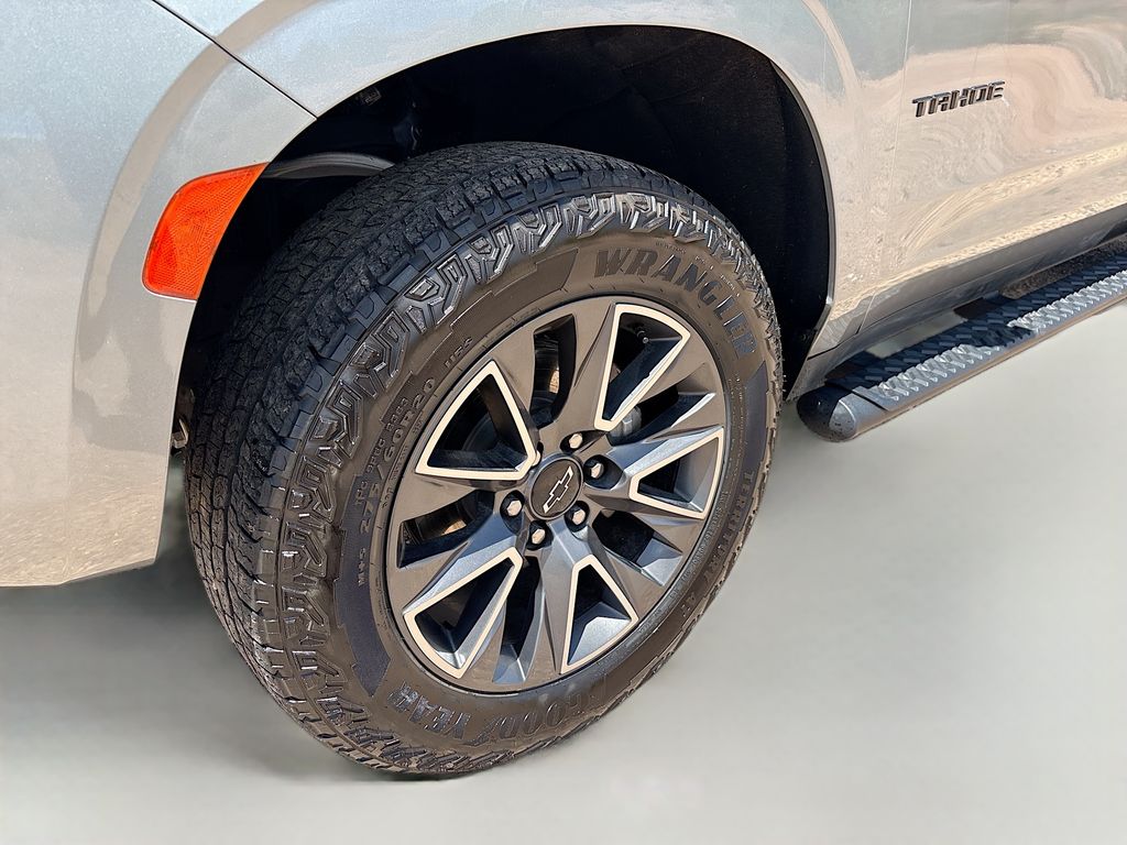 Used 2024 Gray Chevrolet Z71 image 34