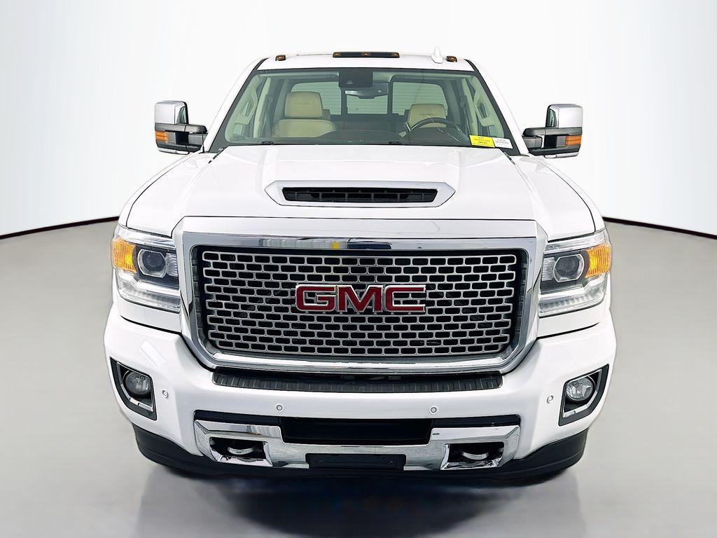 Used 2017 White GMC Denali image 2