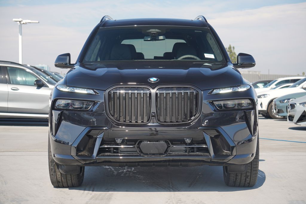 2025 BMW X7 xDrive40i 2