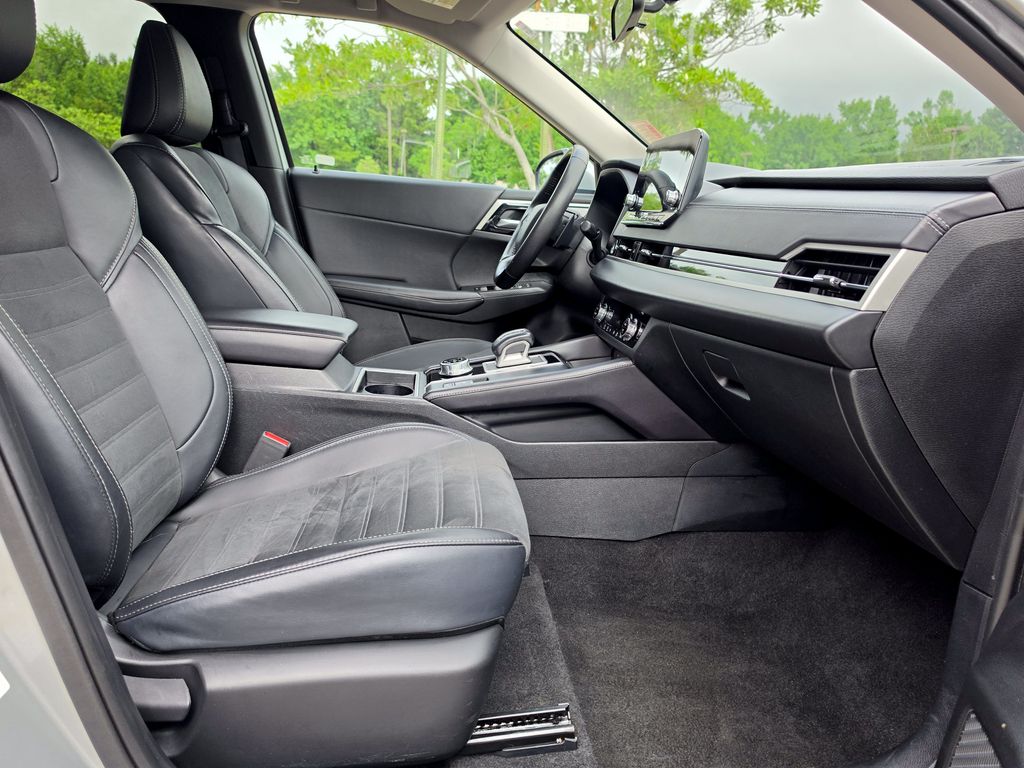 Used 2024 Mitsubishi Outlander SUV