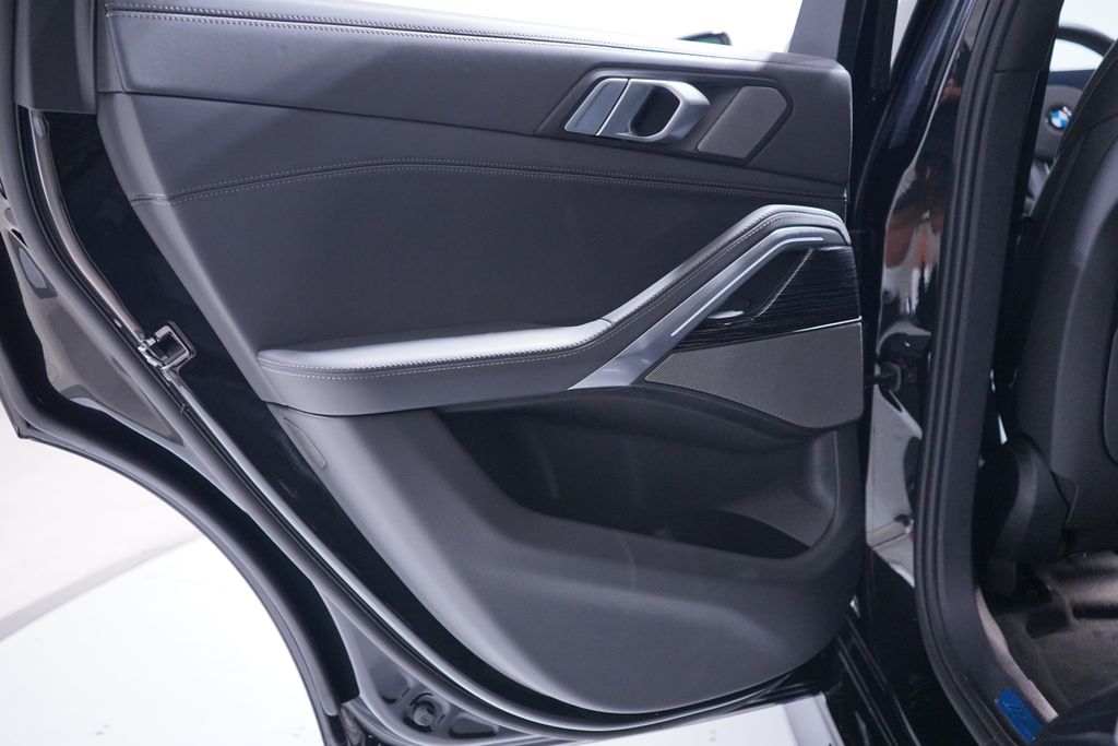 Thumbnail: 2027 BMW X6 - 15