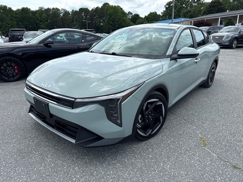 2025 Kia K4 EX AT's photo