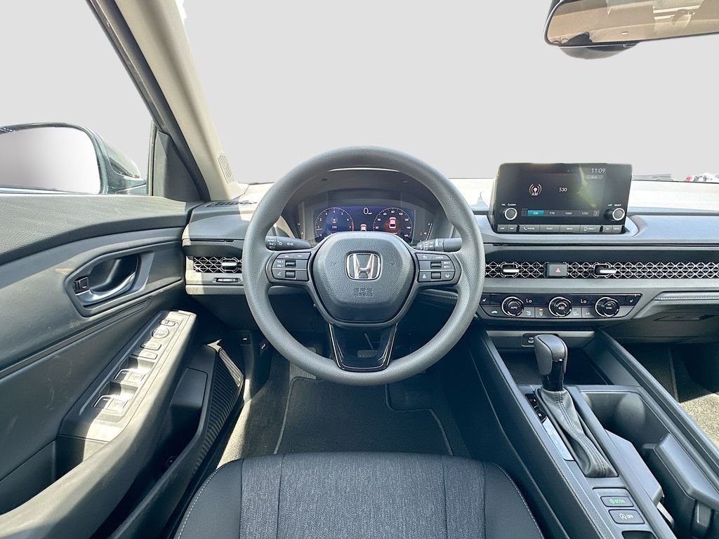 2025 Honda Accord SE 18