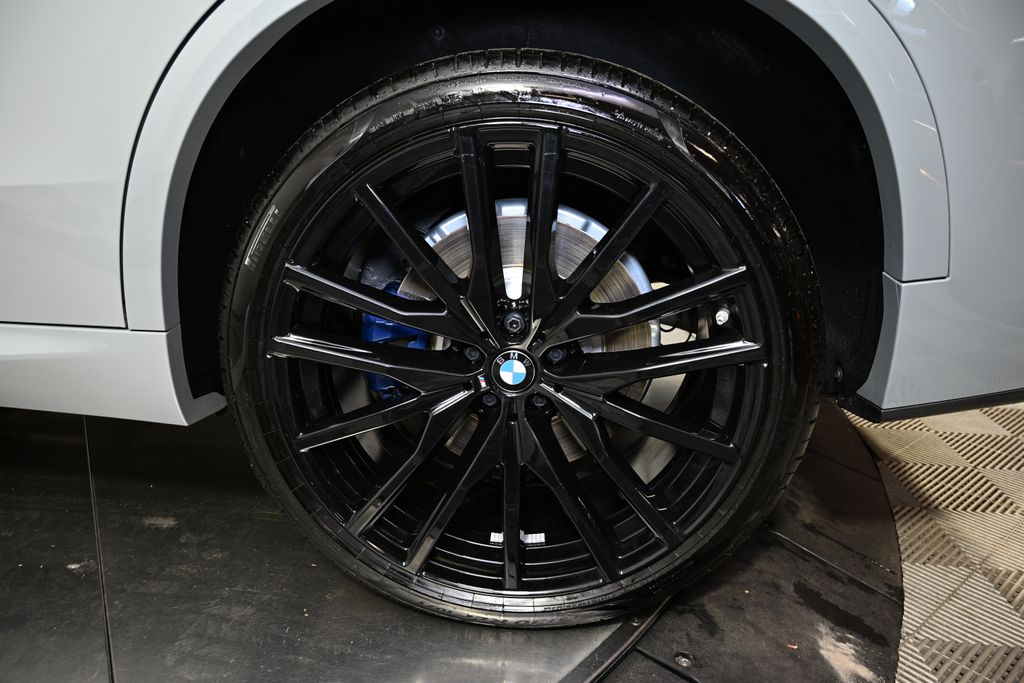 Thumbnail: 2025 BMW X5 - 13
