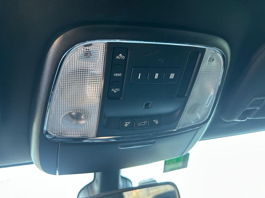 Thumbnail: 2018 Jeep Grand Cherokee - 28