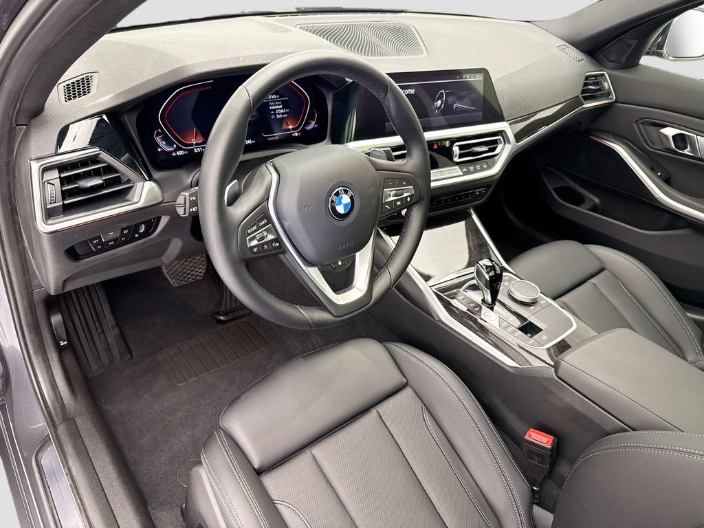 Thumbnail: 2022 BMW 3 Series - 9