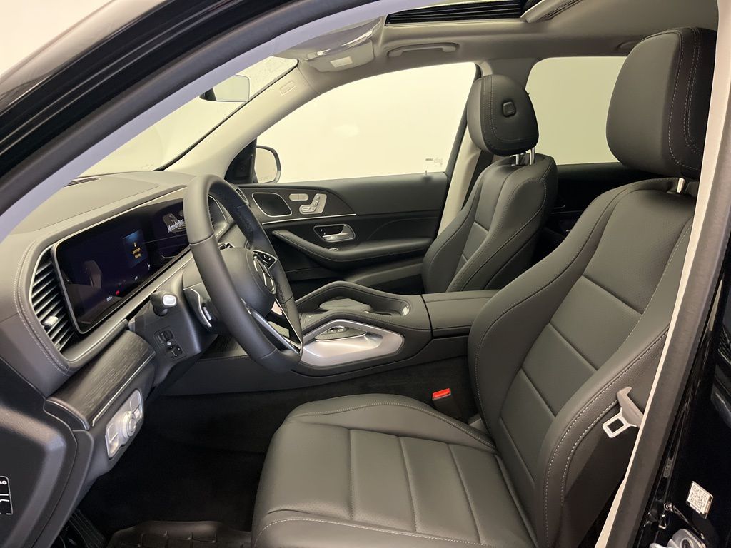 Thumbnail: 2026 Mercedes-Benz GLE - 13