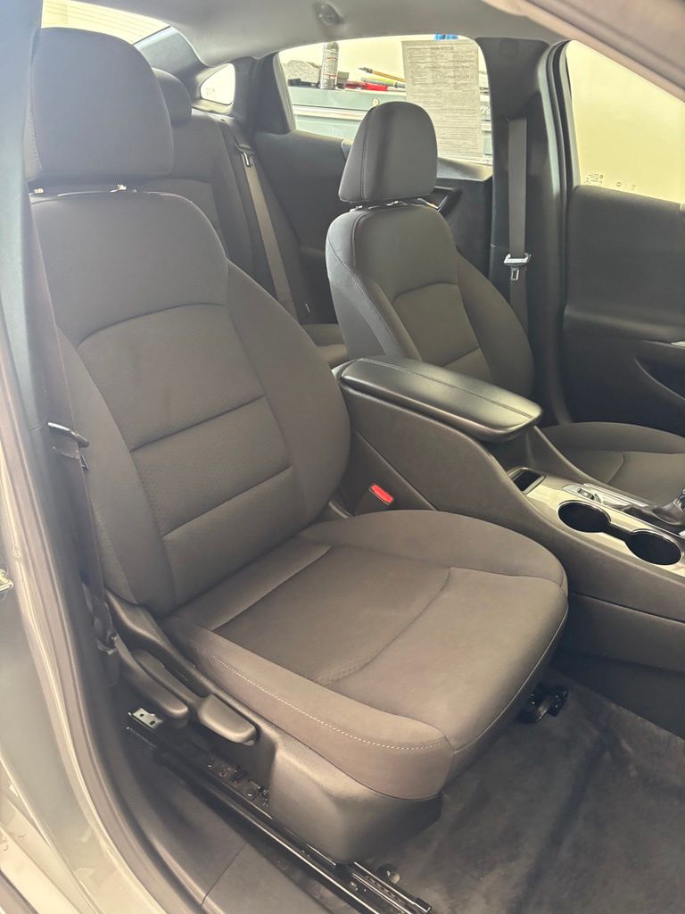 Used 2025 Chevrolet Malibu Sedan