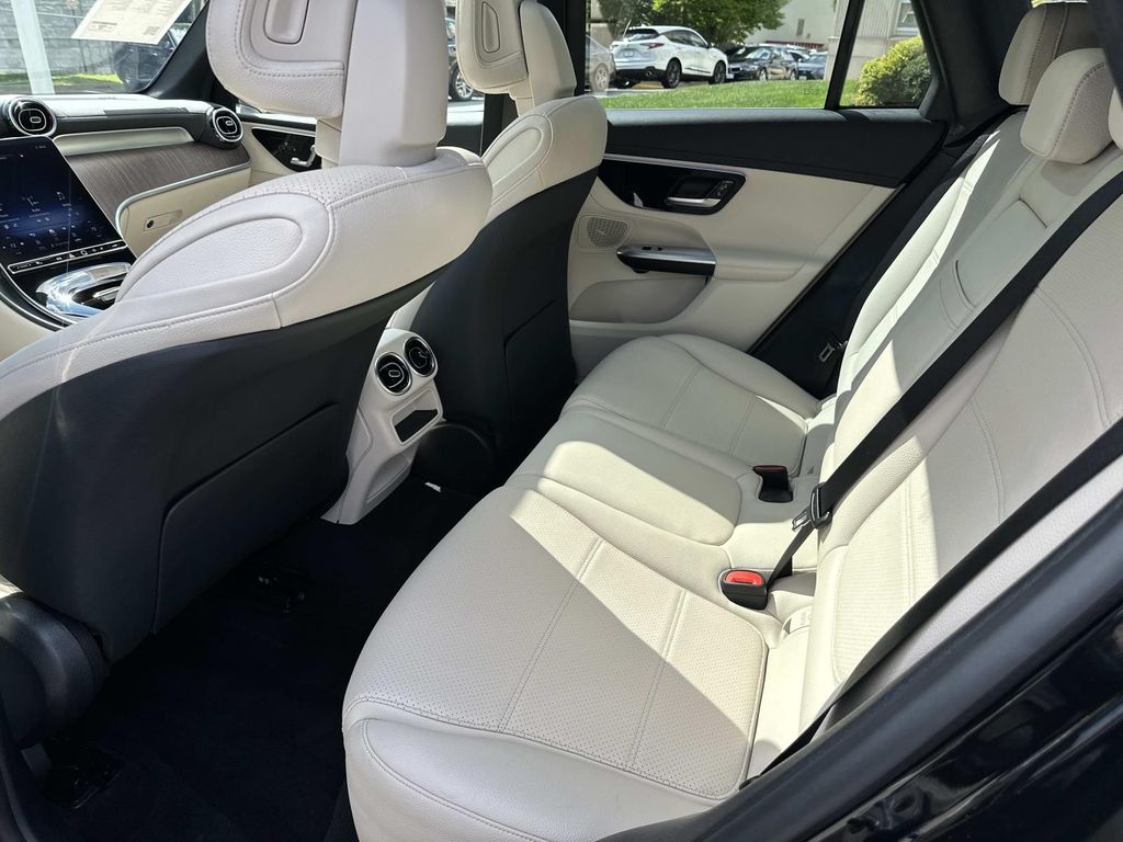 Thumbnail: 2024 Mercedes-Benz GLC - 31