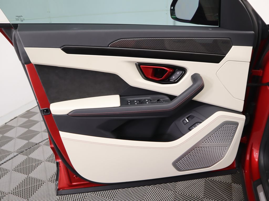 Thumbnail: 2024 Lamborghini Urus - 25