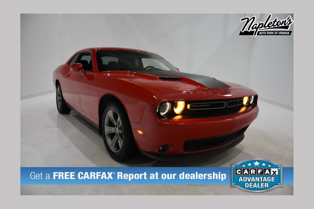 2015 Dodge Challenger SXT RWD