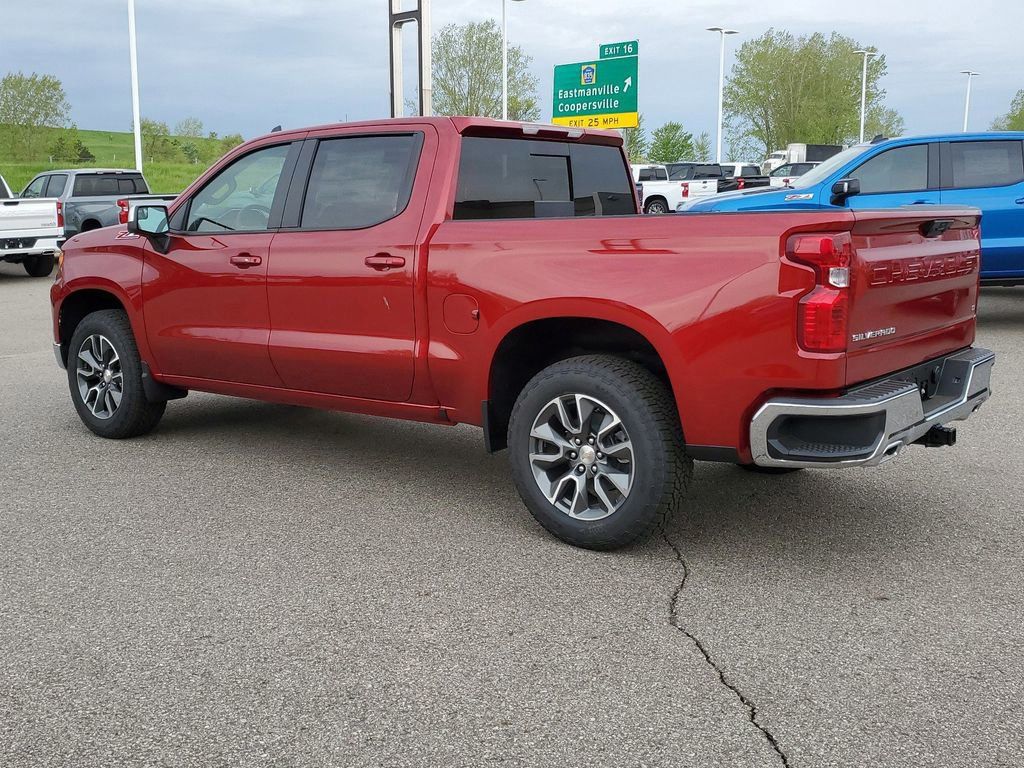 2024 Chevrolet Silverado 1500 LT 3