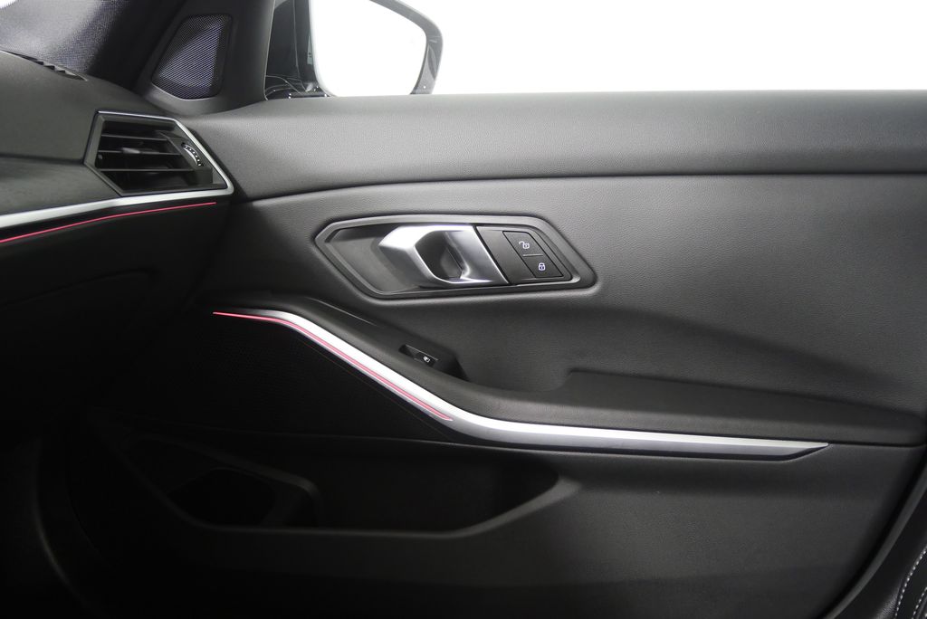 Thumbnail: 2024 BMW 3 Series - 27