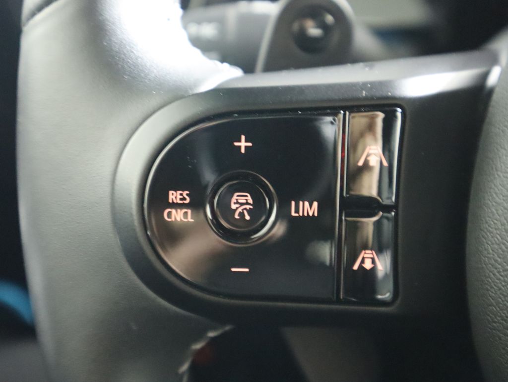 Thumbnail: 2023 MINI Cooper - 12