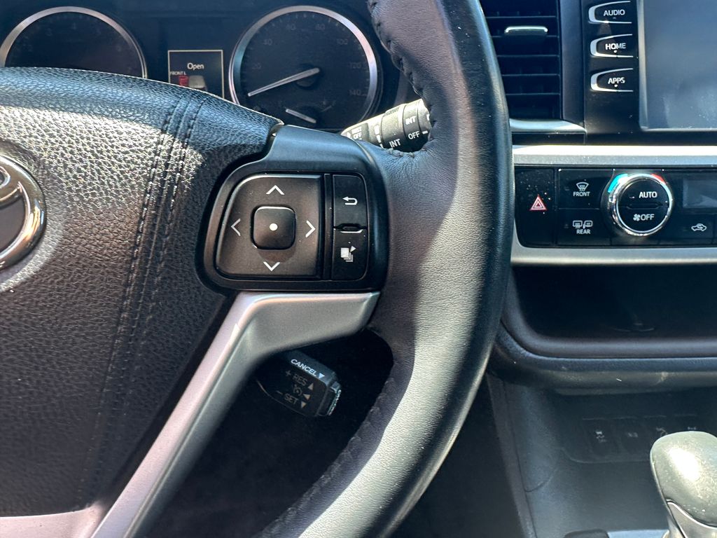 2016 Toyota Highlander XLE V6