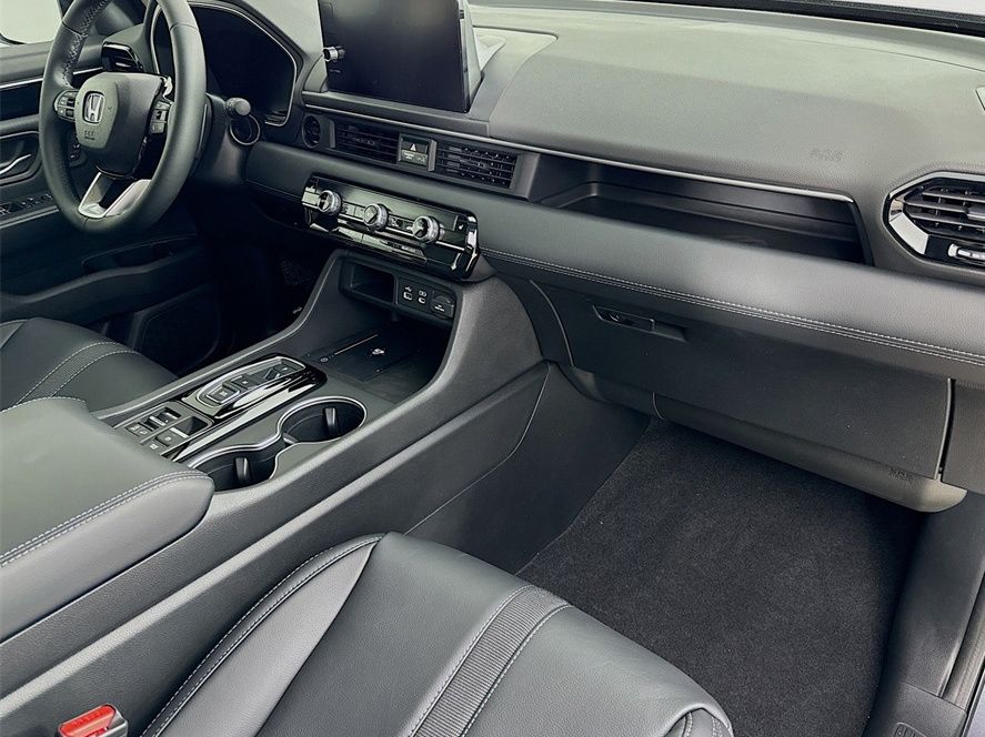 New Car 2025 Honda Pilot  Touring For Sale Under $50,000 In Austin, Texas