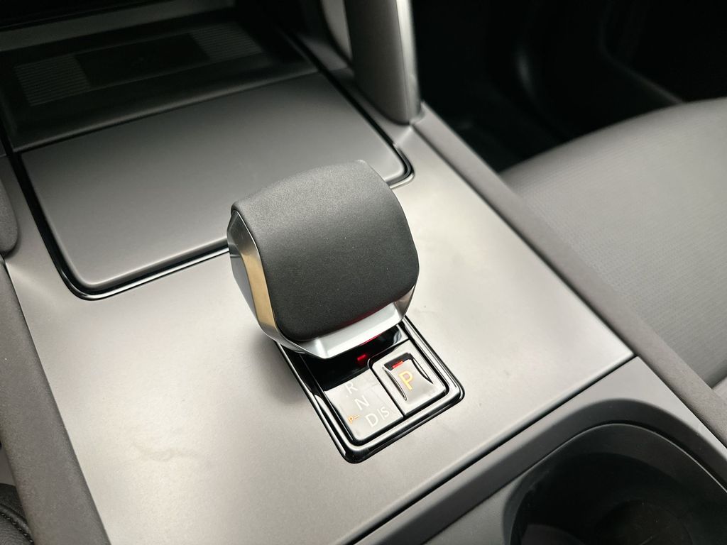 Thumbnail: 2025 Land Rover Discovery Sport - 9