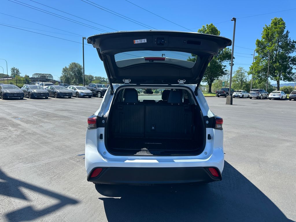 2026 Toyota Highlander Hybrid XLE