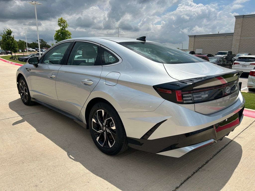 2025 Hyundai Sonata SEL 2