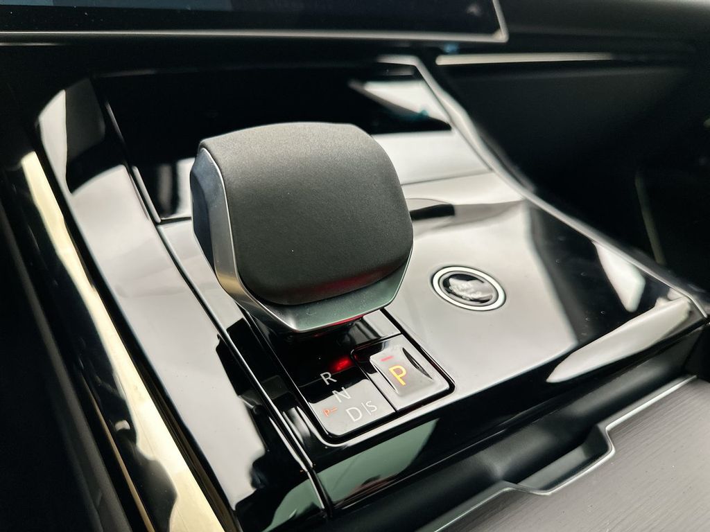 Thumbnail: 2026 Land Rover Range Rover Sport - 20