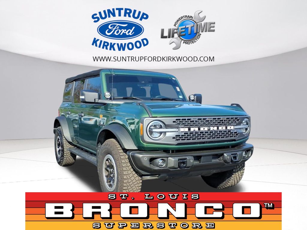 Eruption Green Metallic 2022 Ford Bronco Badlands Advanced 4-Door 4WD SUV / Crossover Four-Wheel Drive 7-Speed Manual